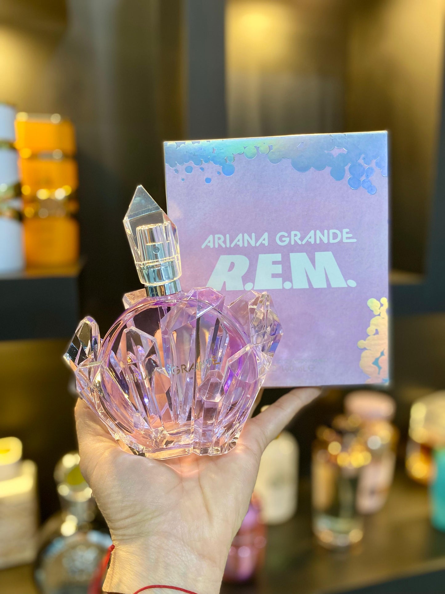 ARIANA GRANDE REM