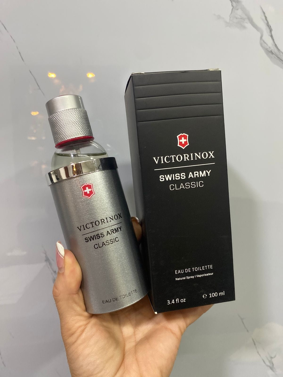 VICTORINOX SWISS ARMY (CAJA NEGRA)